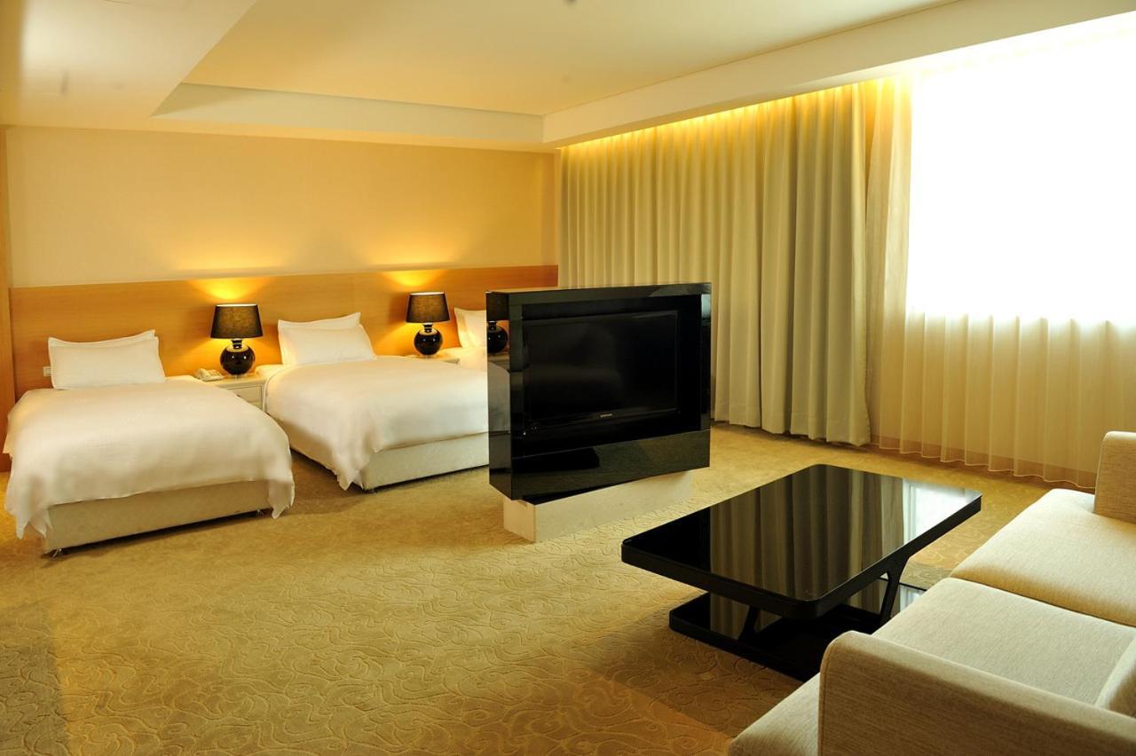 Asia Emperor Hotel Tainan Zewnętrze zdjęcie